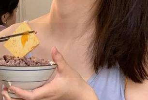 直达19吃瓜，最“热”的话题咋就这么离谱呢？
