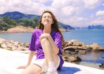 当我在718.sx播放视频：那位阿姨的舞姿竟让我怀疑人生…