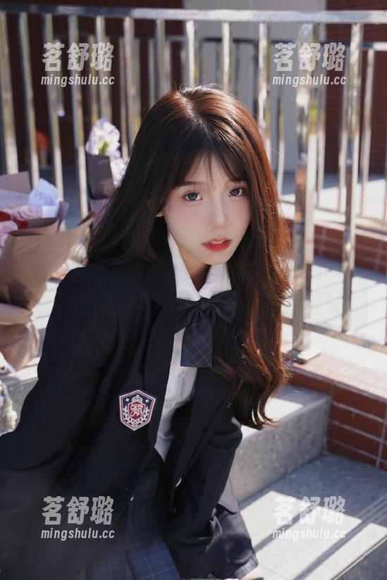本想上www吃瓜网.top了解内幕，却时不时被iOS页面吸引