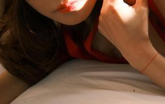 无意间在“zztt21.ccm”网址逛了整整一个下午，果然吃瓜非得付出代价。