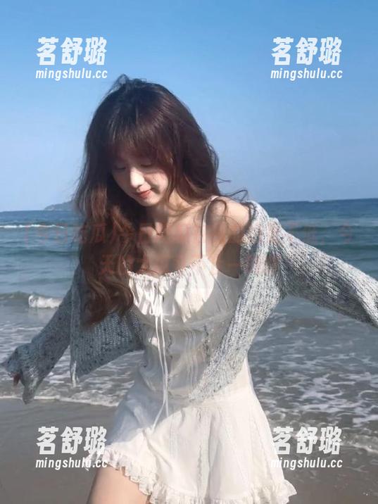今日吃瓜在线的热量不低，今天的大瓜可不止一颗啊