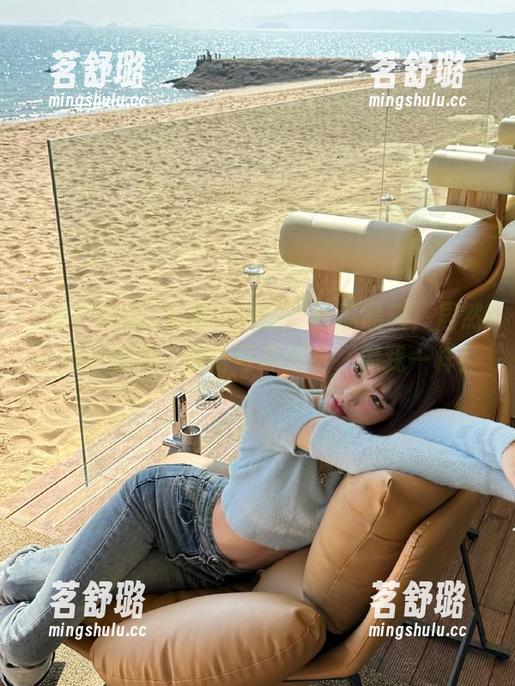 免费获得国产吃瓜黑料，居然还有小惊喜，藏得可真深呀，像我一样！