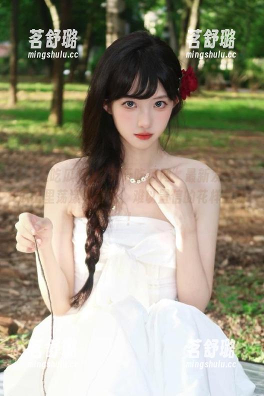 “天天吃瓜网”最新发布：瓜田里荡漾着奇葩，难以置信的花样翻新！
