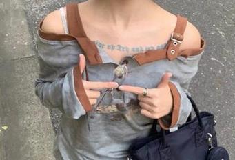 新版娱乐718的线路好像掉线了，上微博聊天居然成了一场找不到出口的旅程！