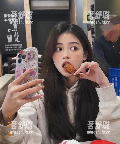 在“网曝吃瓜”中徘徊，永不迷路的我是幸福的肥宅啊！
