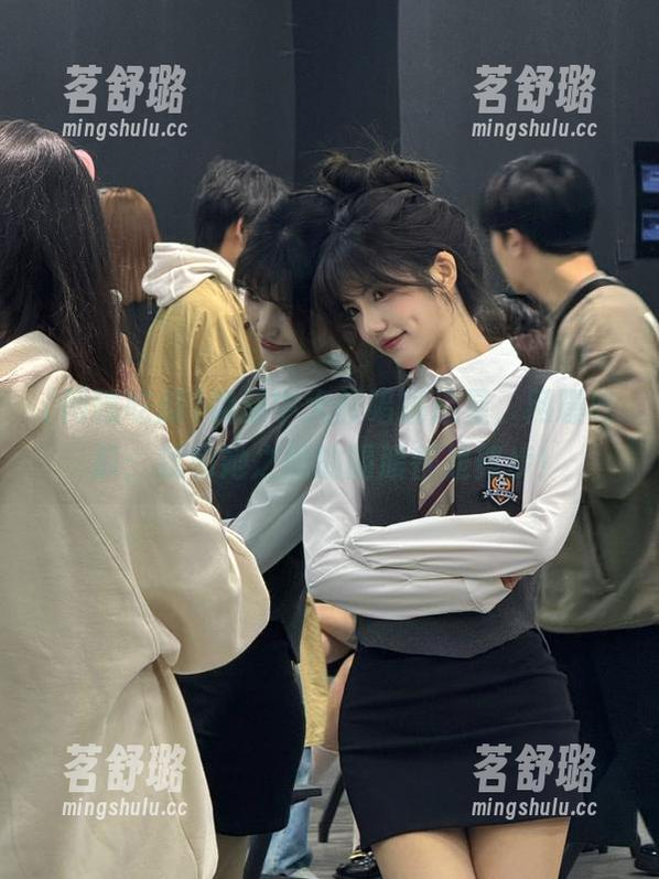 视频中大叔唱跳追星,网曝吃瓜:我和她之间的隔膜都是舞步! 视频中大叔唱跳追星,网曝吃瓜:我和她之间的隔膜都是舞步!