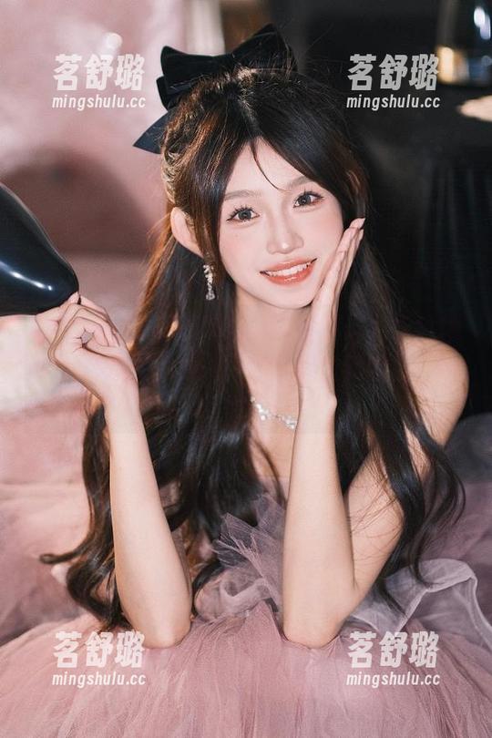 想下载黑料不打烊，永远地把八卦藏在心底……或者就放到手机上吧！