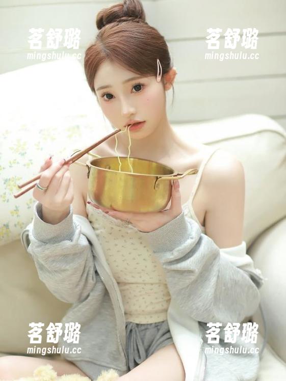 最新事件来袭，在线蘑菇开播，万里长征黑料不打烊随时在线！