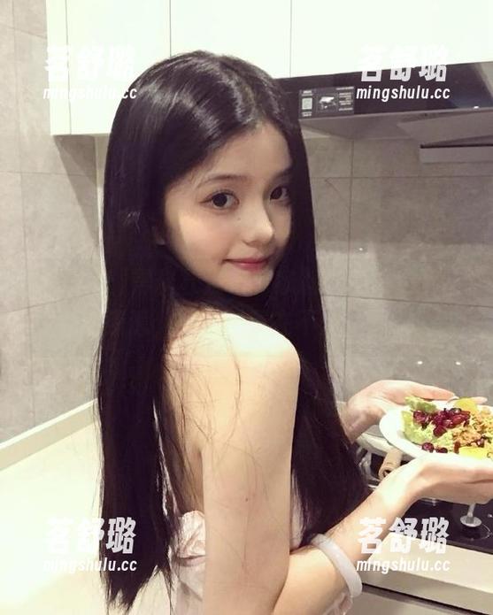 黑料社发布独家料，果然是个不错的消遣，可惜我现在不想忙碌啊～
