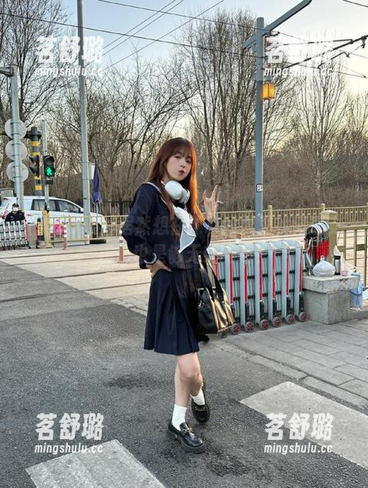 居然想在黑料网址里找情感支援，也是够无奈的吧？